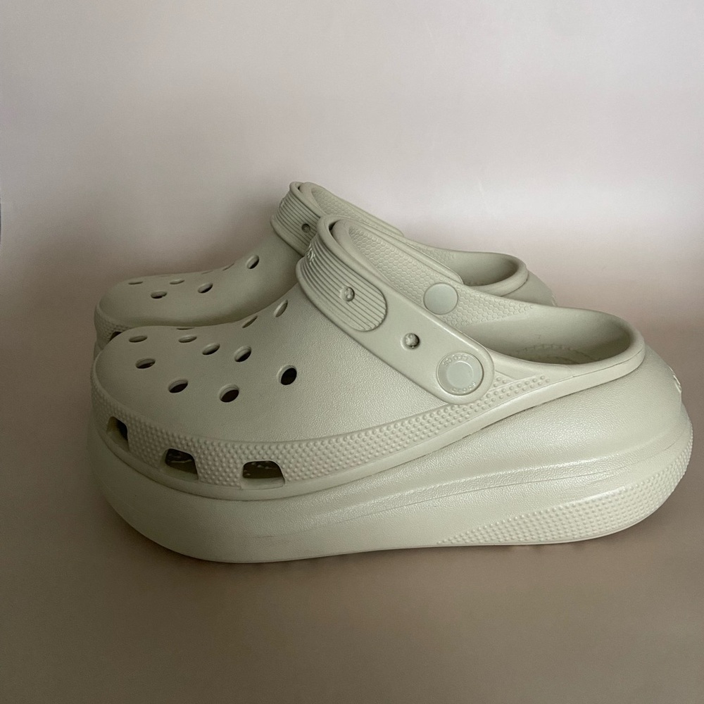 CROCS Cream Platform Slippers/Clogs
